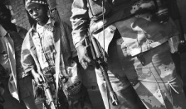 娃娃兵,童真与战争的交织